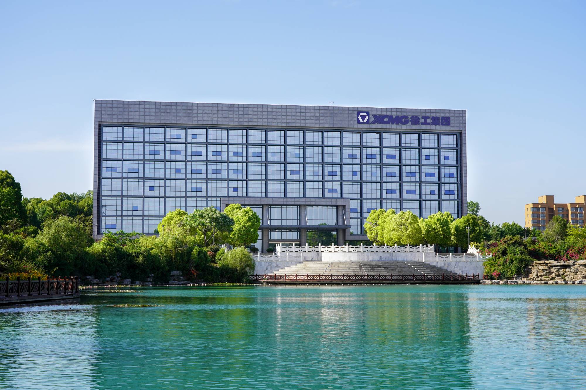 bti体育机械(000425.SZ)吸收归并bti体育有限旗下所有资产，成功实现整体上市