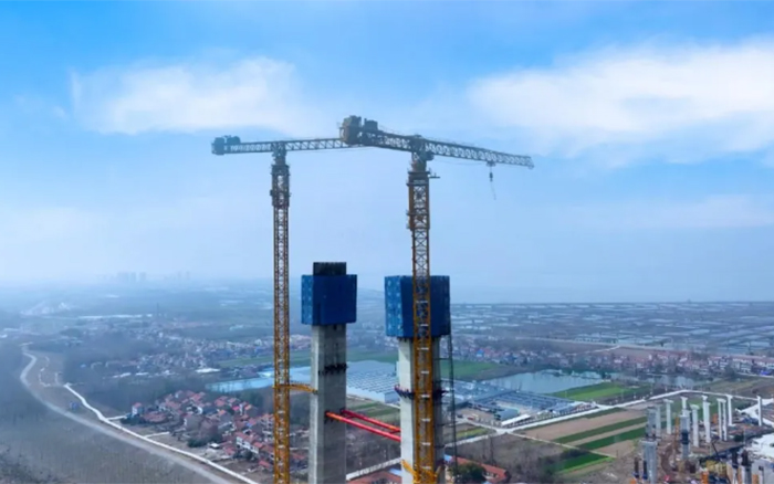 冲刺！bti体育XGT2230A-100S助建武汉双柳长江大桥