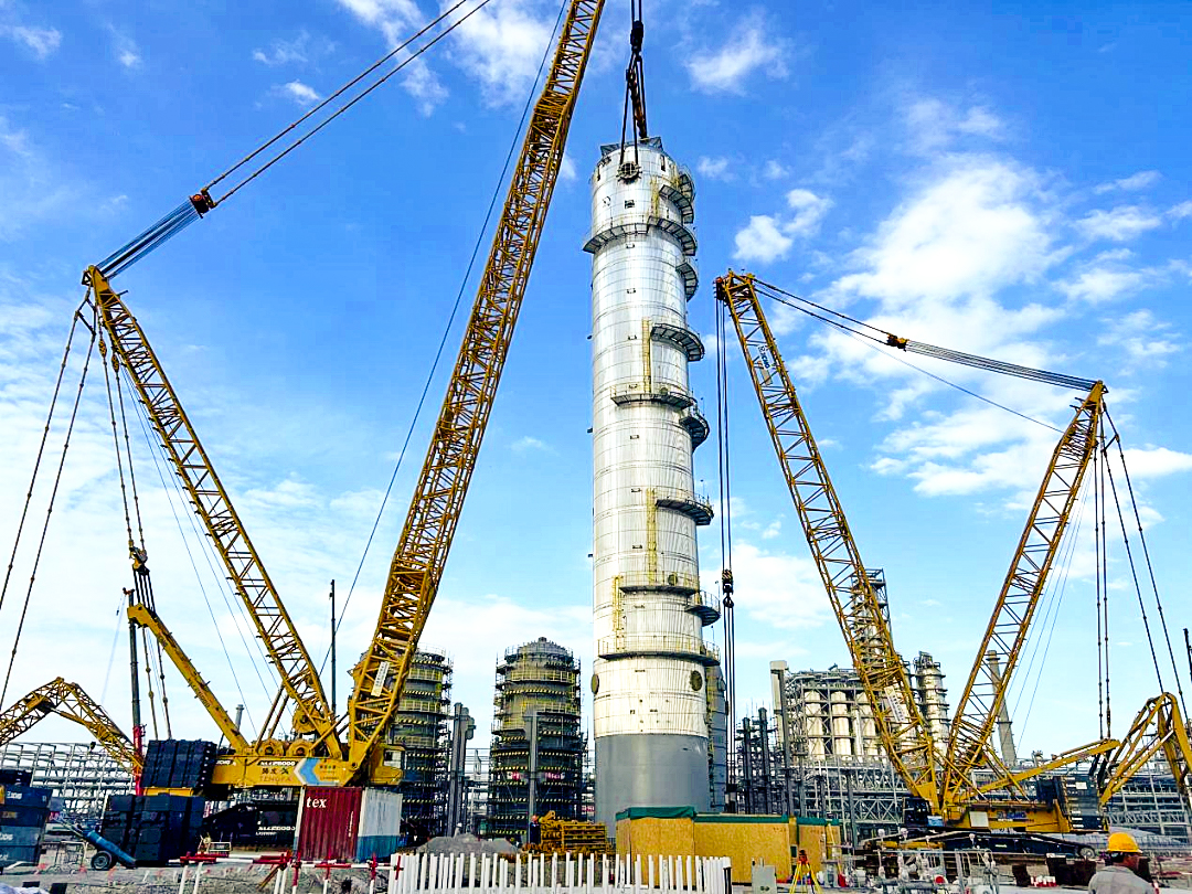 10天3钩！bti体育XGC88000助力2050吨“西北最高”塔器就位