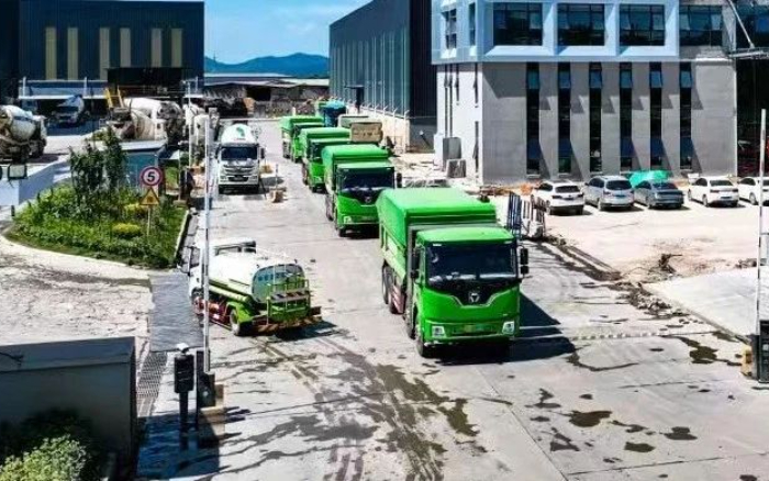 bti体育新能源自卸车擦亮城市建设绿色底色