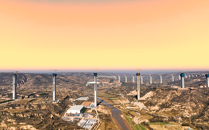 群塔架飞虹 bti体育金征战黄土高原