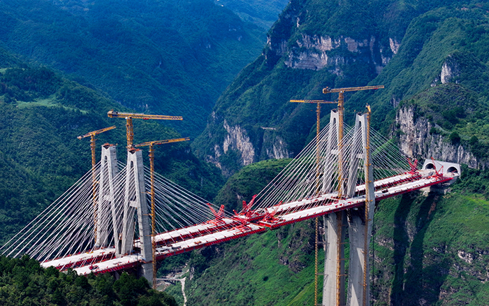 天堑变通途 bti体育群塔铸就“云端桥塔