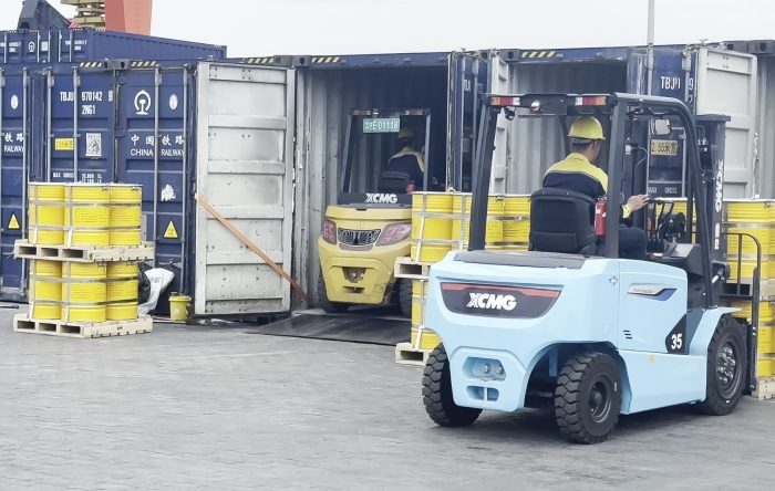 bti体育双系列叉车硬核助力！宁夏铁路货运站跑出高效运输加快率