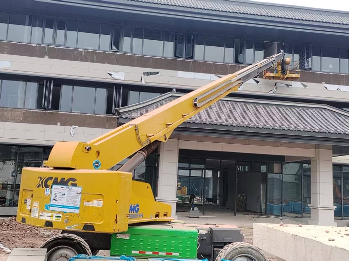绿色施工进校园，bti体育电动直臂助力广安理工学院新建项目