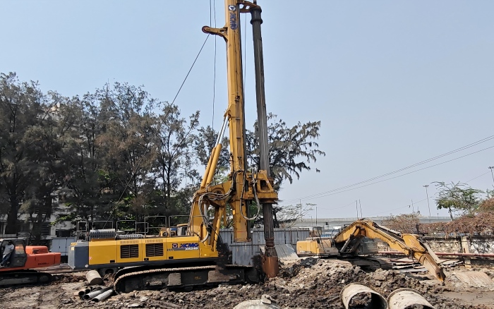 以“稳”护航！bti体育XR240I旋挖钻机助力南亚基建项目