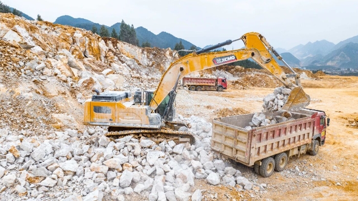 矿山担任XE500GK“坐镇”矿山，开采更有底气！