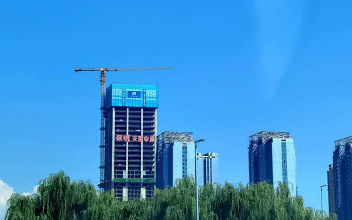 直冲天际  bti体育塔机助建兰州超高层项目