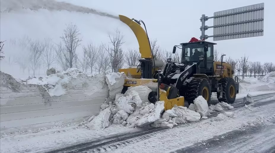 bti体育抛雪机：以硬核实力，驾驭每一场风雪