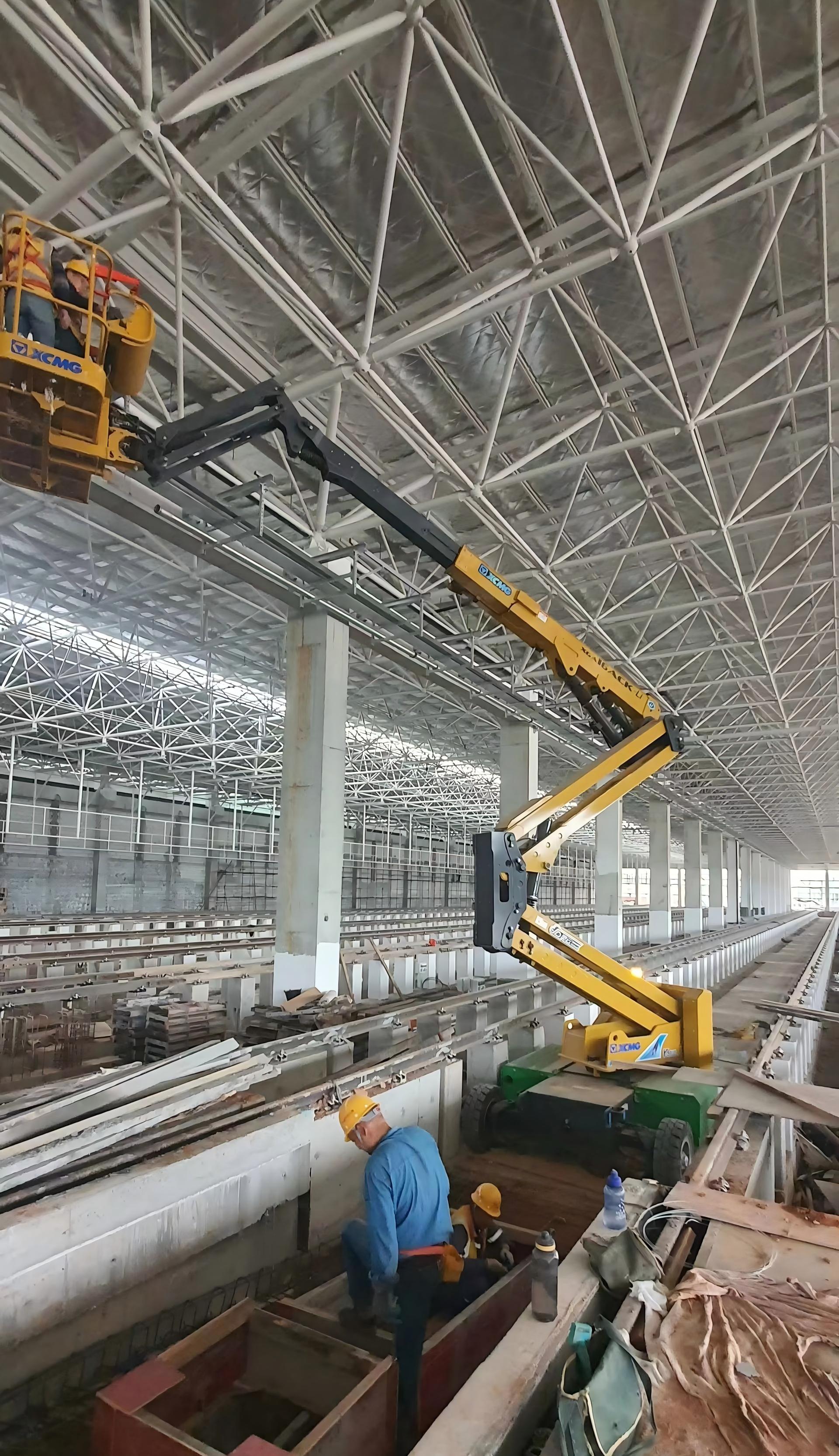地铁封关施工，为什么选这款纯电曲臂高空车？
